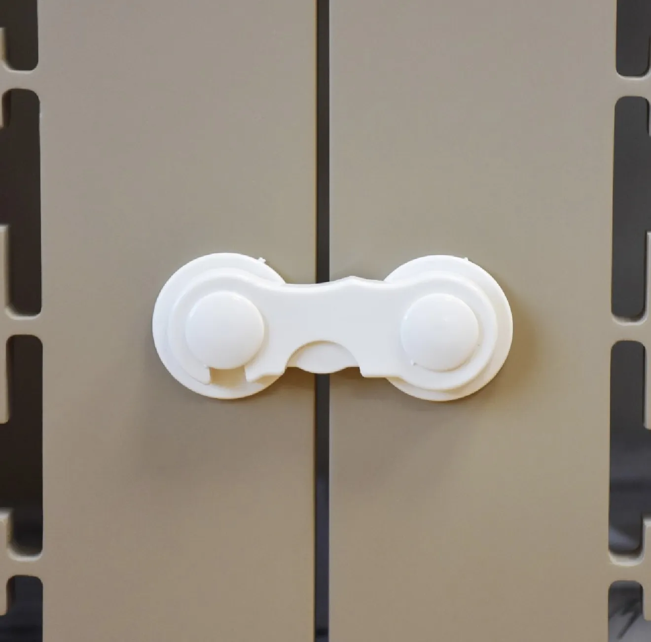 Refrigerator and Cabinet Lock